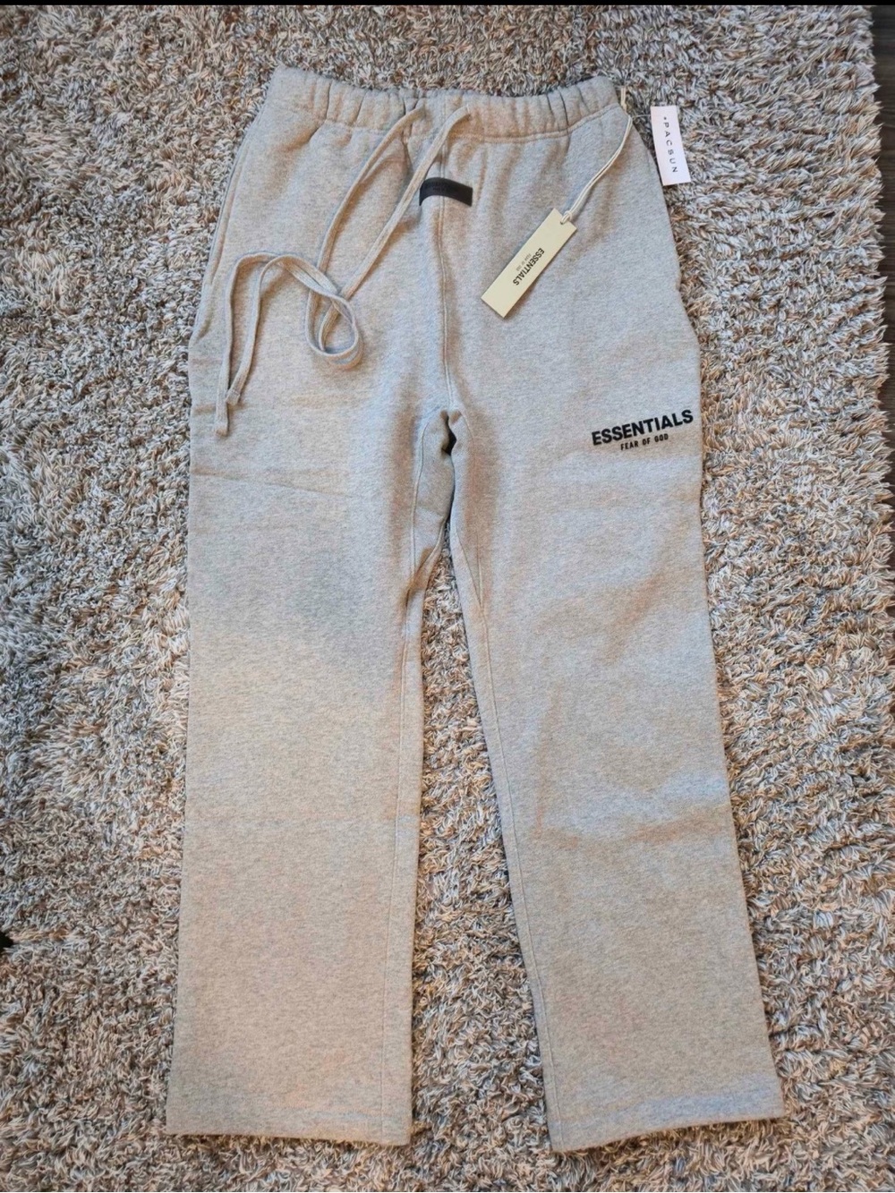 Essentials grey sweatpants  brand new comes with tags✅ next business day ship